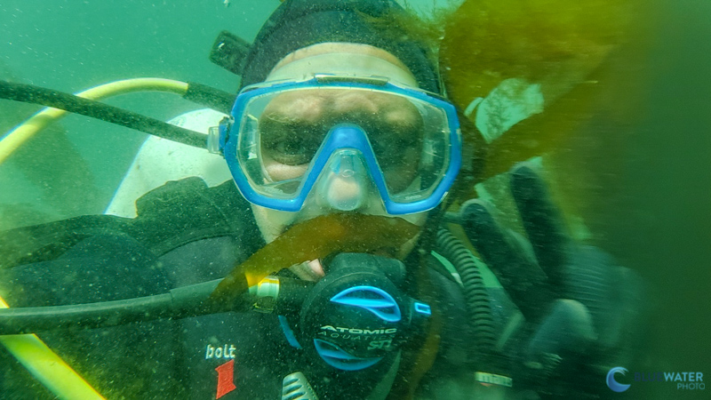 underwater selfie with kraken smartphone housing
